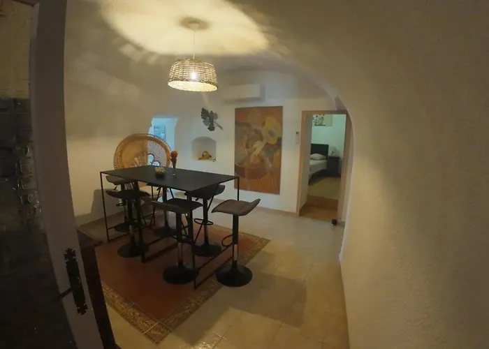 Spacieux Vue Montagne- Parking Gratuit- Proche Ile Rousse Apartmán *